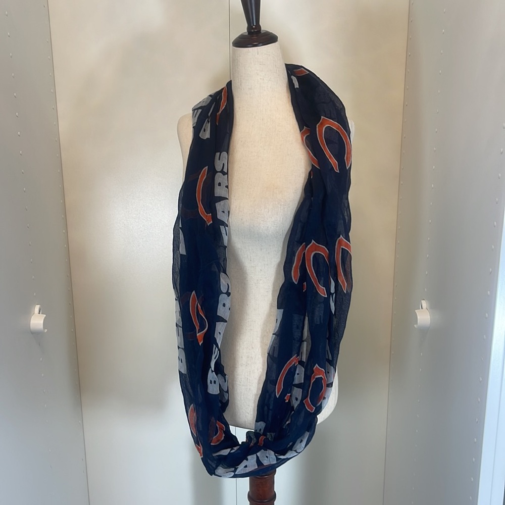 Chicago Bears Infinity Scarf - Picture 4 of 4